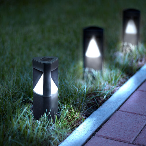 11233A • LED-es szolár lámpa - háromszög alakú, fekete, műanyag