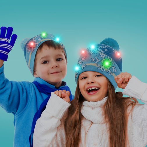 58666B • Karácsonyi sapka - színes LED-ekkel, bojttal, elemes - kék